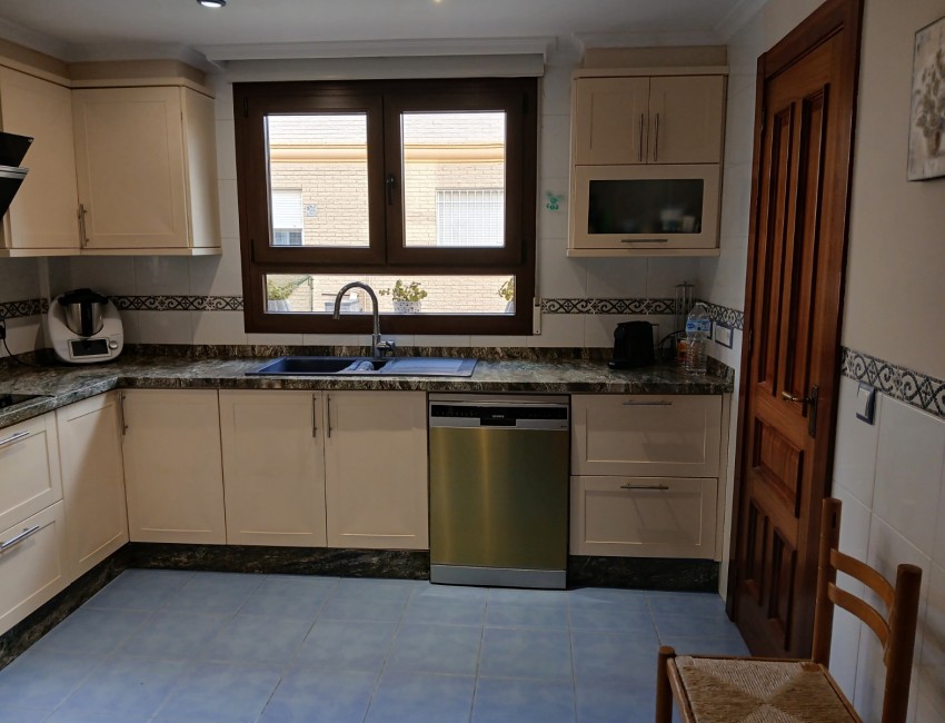 Venta · Bungalow / Adosado / Semiadosado · Elda