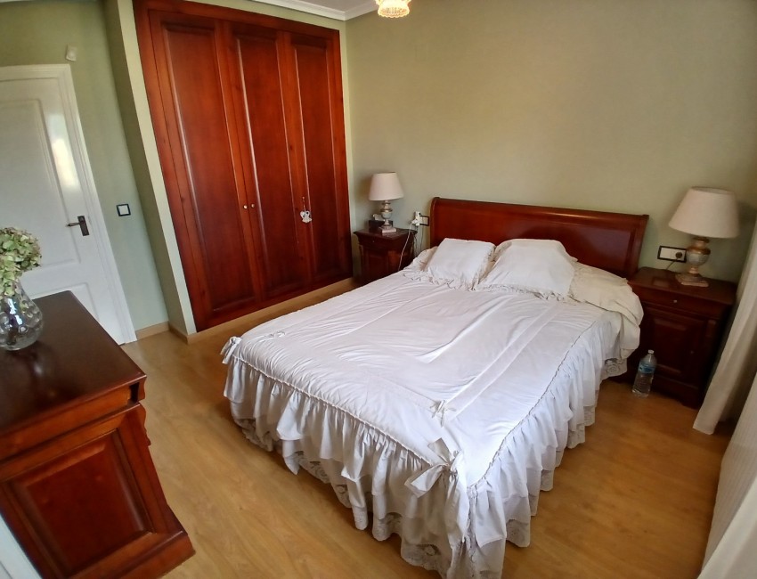 Venta · Bungalow / Adosado / Semiadosado · Elda