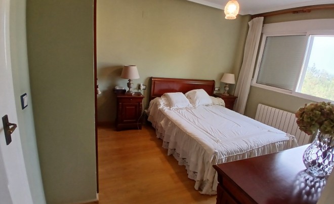 Venta · Bungalow / Adosado / Semiadosado · Elda