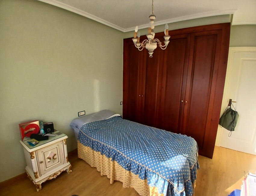 Venta · Bungalow / Adosado / Semiadosado · Elda