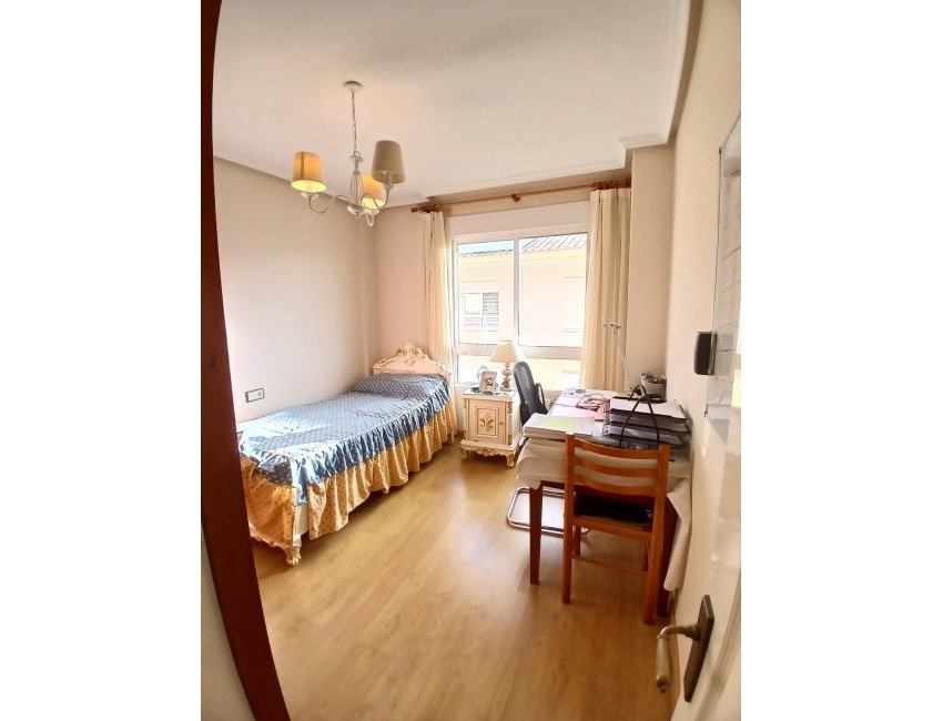 Venta · Bungalow / Adosado / Semiadosado · Elda