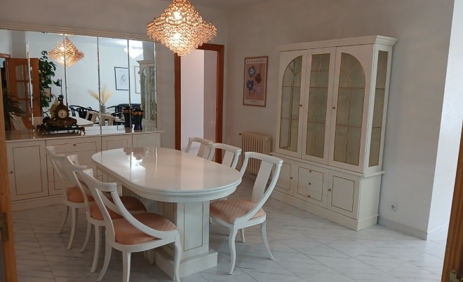 Revente · Penthouse · Yecla