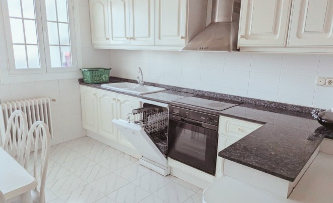 Revente · Penthouse · Yecla