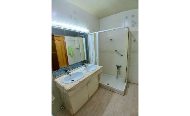 Revente · Penthouse · Yecla