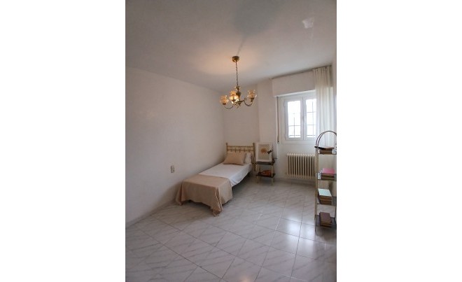 Revente · Penthouse · Yecla