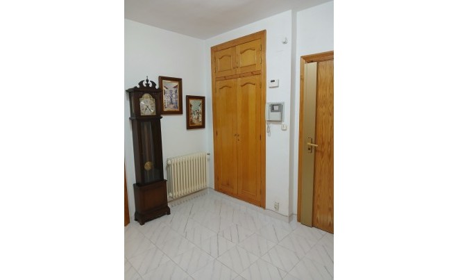 Revente · Penthouse · Yecla