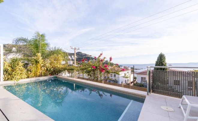 Revente · Villa · Canyelles