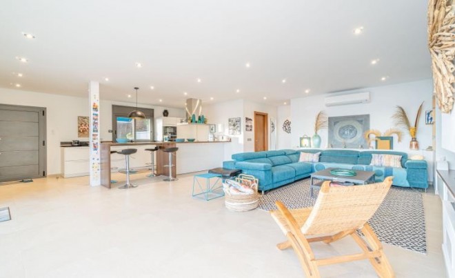 Revente · Villa · Canyelles