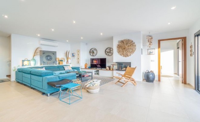 Revente · Villa · Canyelles