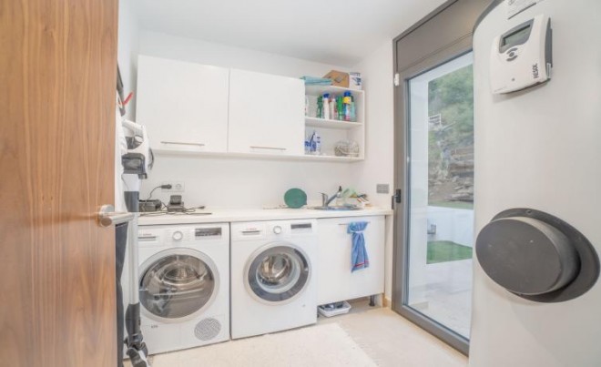 Revente · Villa · Canyelles