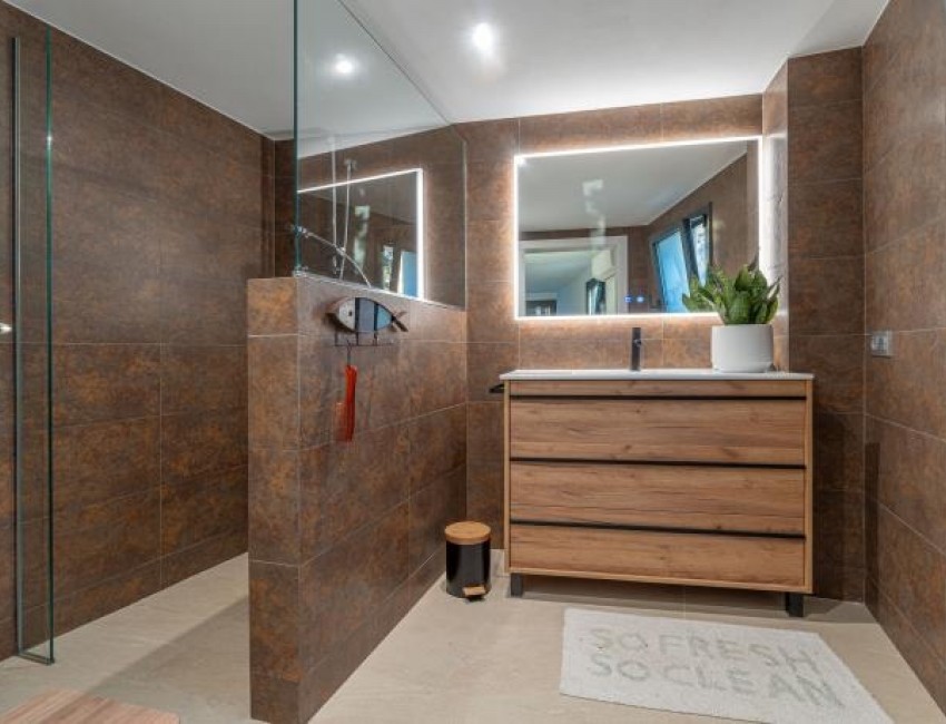 Revente · Villa · Canyelles