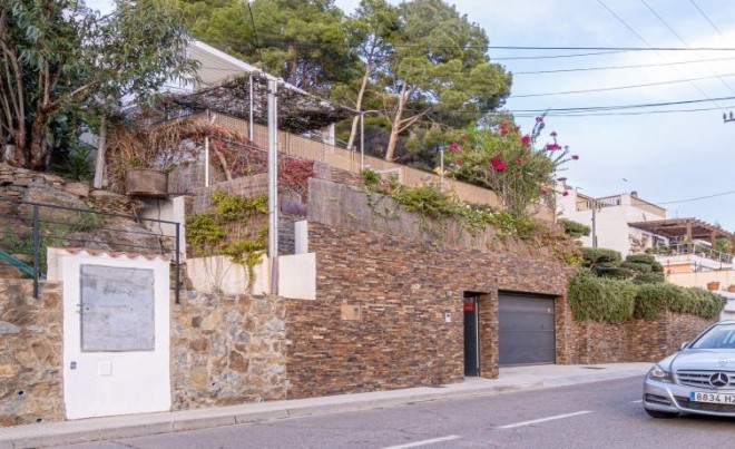 Revente · Villa · Canyelles