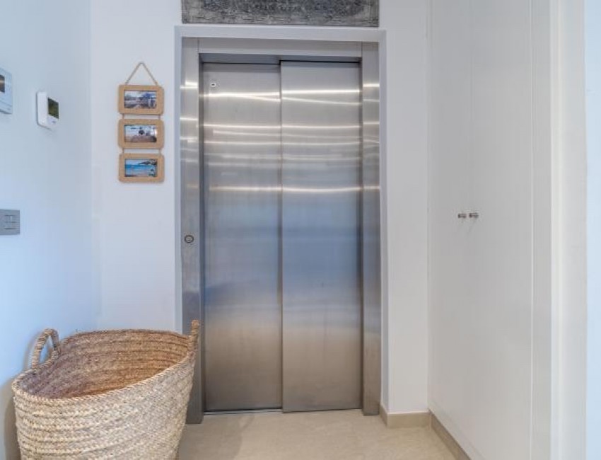 Revente · Villa · Canyelles