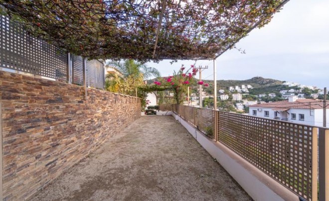 Revente · Villa · Canyelles