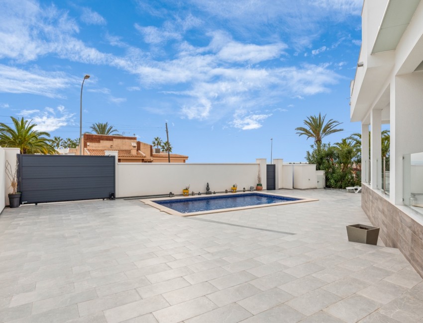 Venta · Villa / Chalet · Ciudad Quesada