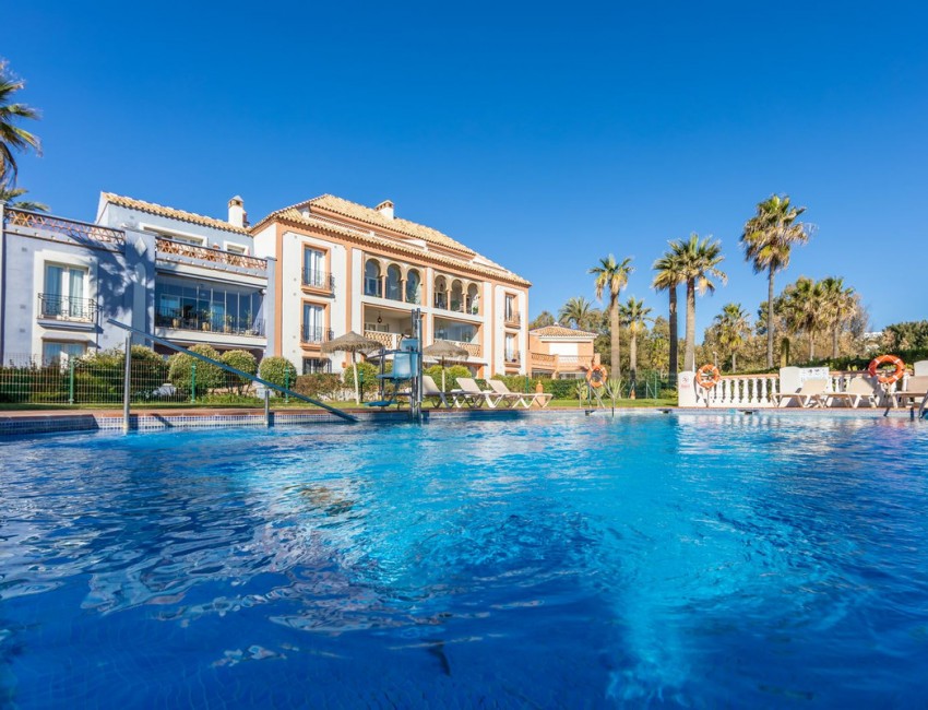 Sale · Apartment / Flat · Casares · Costa del Sol