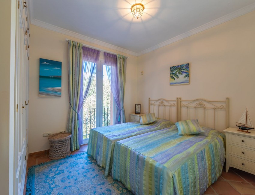 Sale · Apartment / Flat · Casares · Costa del Sol