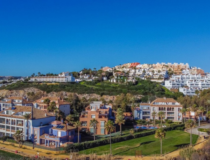 Sale · Apartment / Flat · Casares · Costa del Sol