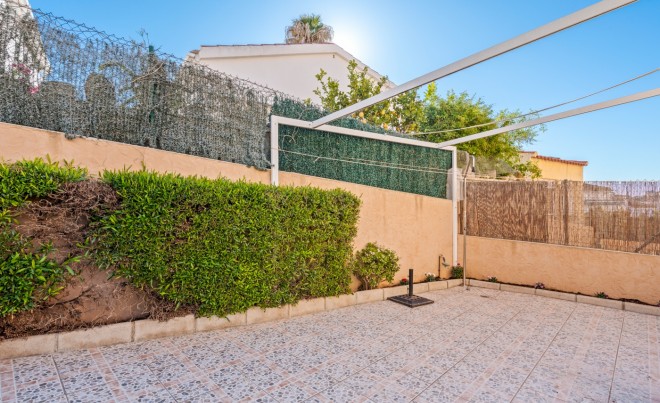 Venta · Bungalow / Adosado / Semiadosado · San Fulgencio · Urb. La Marina