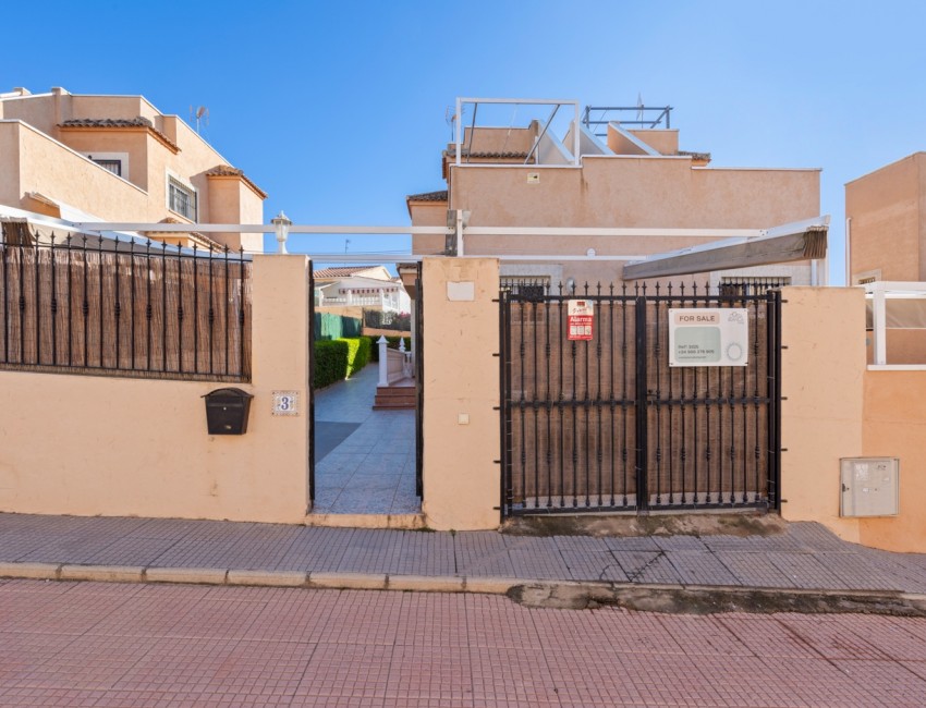 Venta · Bungalow / Adosado / Semiadosado · San Fulgencio · Urb. La Marina