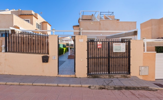 Venta · Bungalow / Adosado / Semiadosado · San Fulgencio · Urb. La Marina