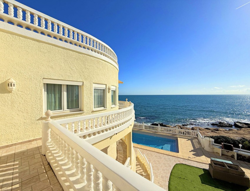 Venta · Villa / Chalet · Torreguadiaro · Costa del Sol