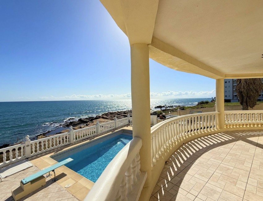 Venta · Villa / Chalet · Torreguadiaro · Costa del Sol