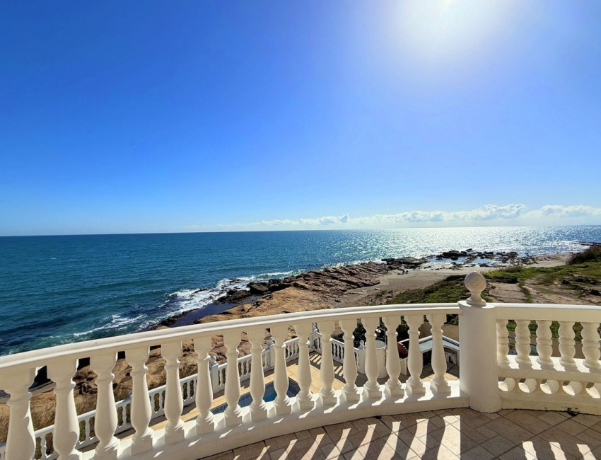 Venta · Villa / Chalet · Torreguadiaro · Costa del Sol