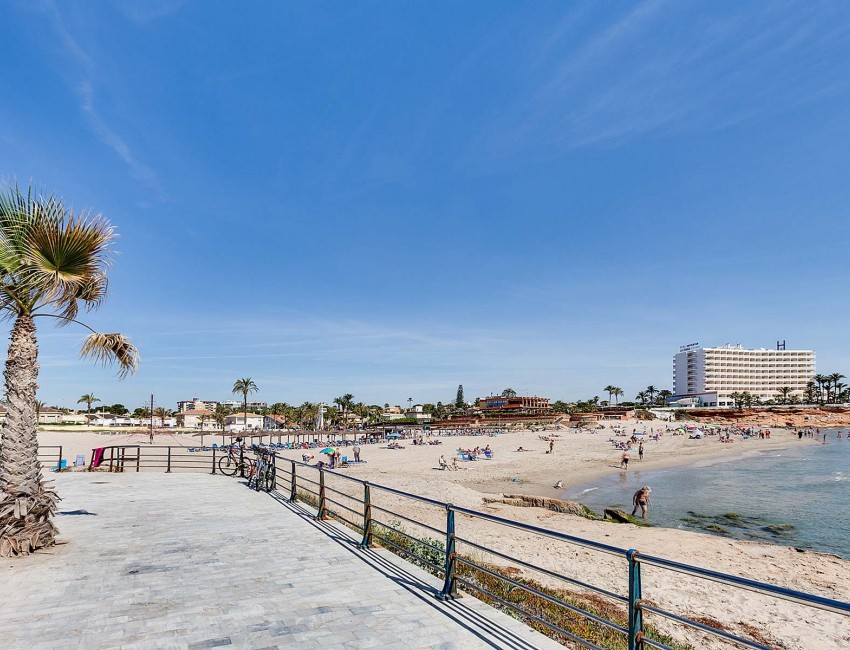 Nueva construcción  · Villa / Chalet · Orihuela Costa · Villamartín