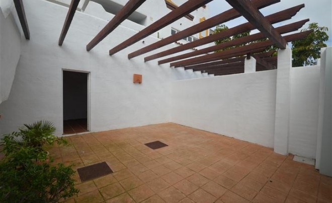 Sale · Bungalow / Townhouse / Detached / Terraced · Selwo · Costa del Sol