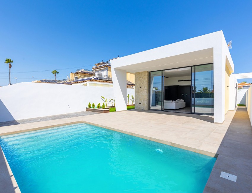 Nueva construcción  · Villa / Chalet · Torrevieja · Los Balcones