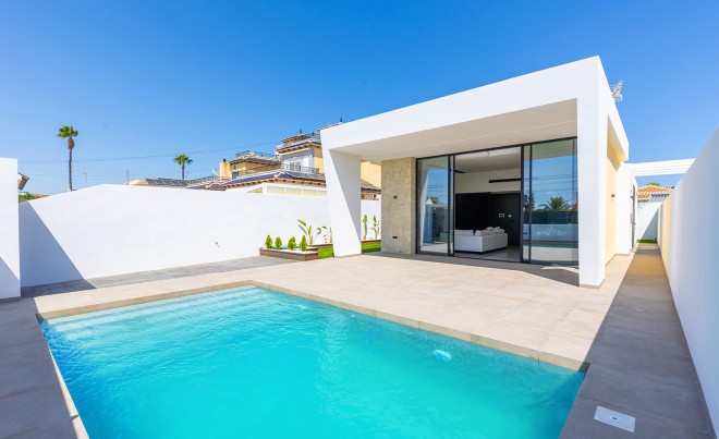 Nueva construcción  · Villa / Chalet · Torrevieja · Los Balcones