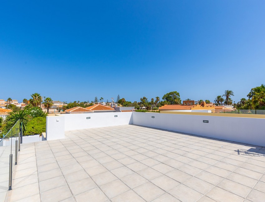 Nueva construcción  · Villa / Chalet · Torrevieja · Los Balcones