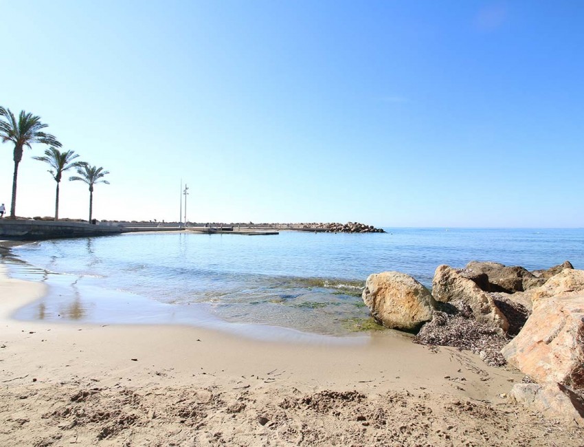 Nueva construcción  · Villa / Chalet · Torrevieja · Los Balcones