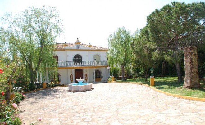 Venta · Villa / Chalet · Estepona · Costa del Sol