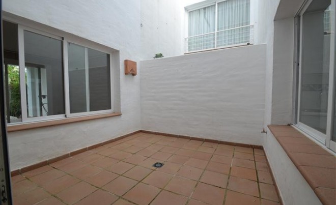 Sale · Bungalow / Townhouse / Detached / Terraced · Selwo · Costa del Sol