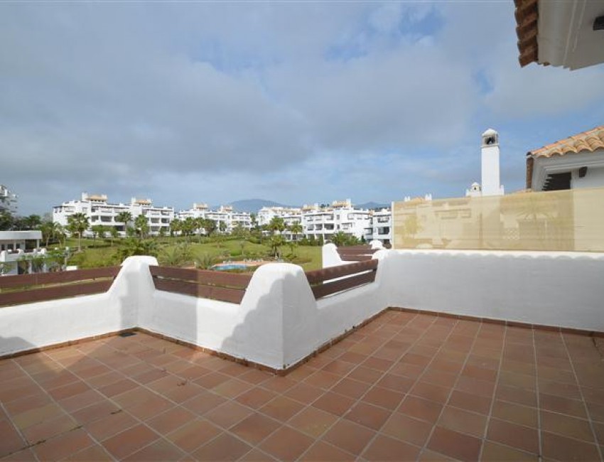 Sale · Bungalow / Townhouse / Detached / Terraced · Selwo · Costa del Sol