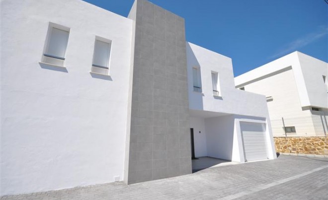 Venta · Villa / Chalet · San Roque · Costa del Sol