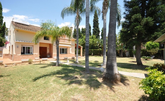 Sale · Villa · SAN PEDRO ALCÁNTARA · Costa del Sol