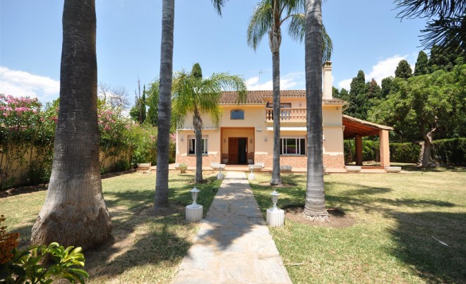 Venta · Villa / Chalet · SAN PEDRO ALCÁNTARA · Costa del Sol