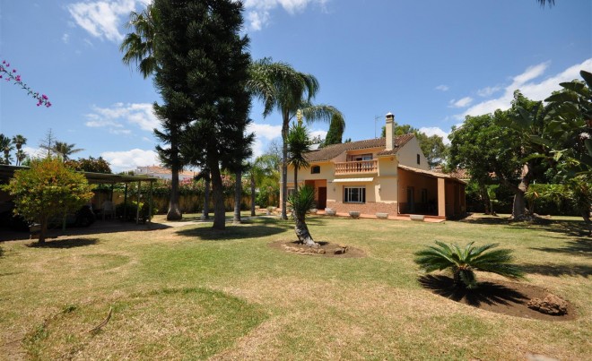 Venta · Villa / Chalet · SAN PEDRO ALCÁNTARA · Costa del Sol