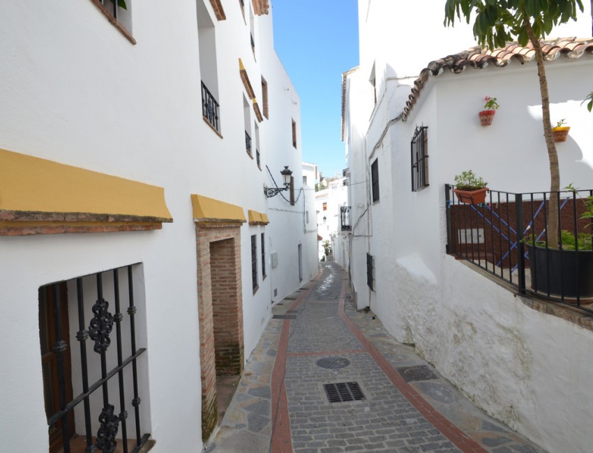 Revente · Local Commercial · Casares · Costa del Sol