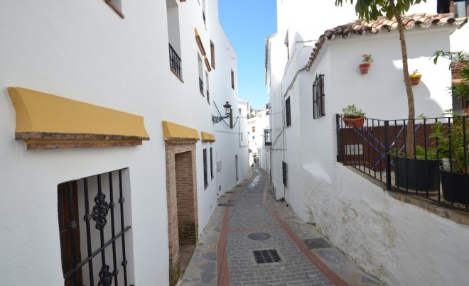 Revente · Local Commercial · Casares · Costa del Sol