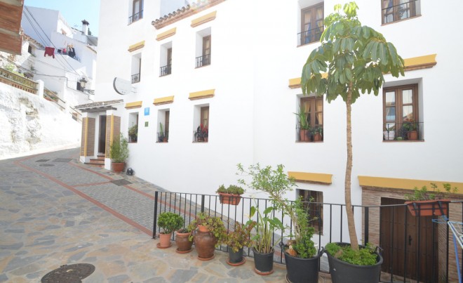 Revente · Local Commercial · Casares · Costa del Sol