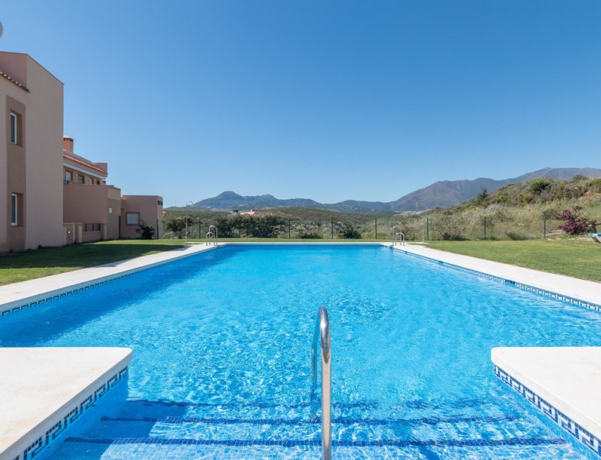 Sale · Apartment / Flat · Casares · Costa del Sol