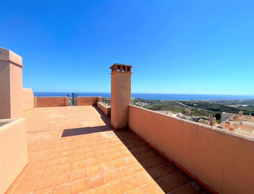 Sale · Apartment / Flat · Casares · Costa del Sol