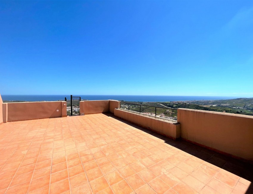 Sale · Apartment / Flat · Casares · Costa del Sol