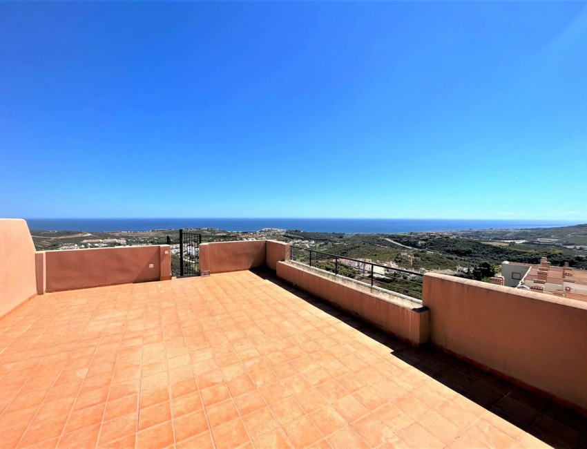 Sale · Apartment / Flat · Casares · Costa del Sol