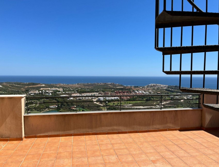 Sale · Apartment / Flat · Casares · Costa del Sol