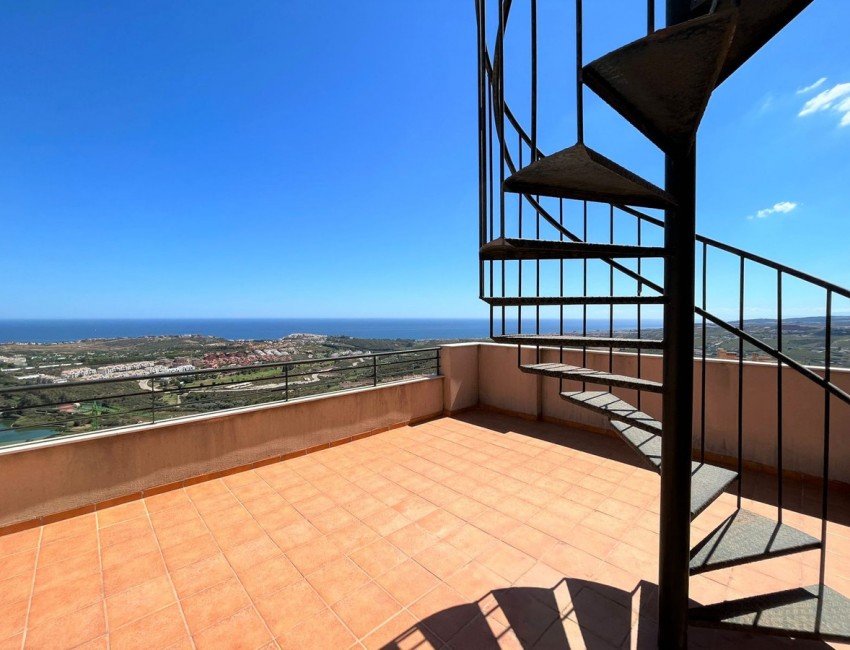 Sale · Apartment / Flat · Casares · Costa del Sol